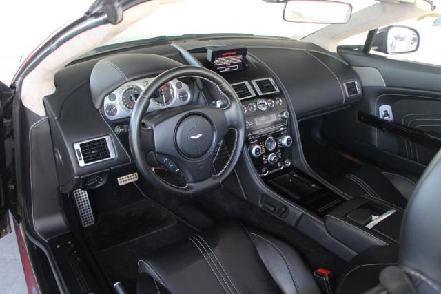 Aston Martin V8 Vantage image 3