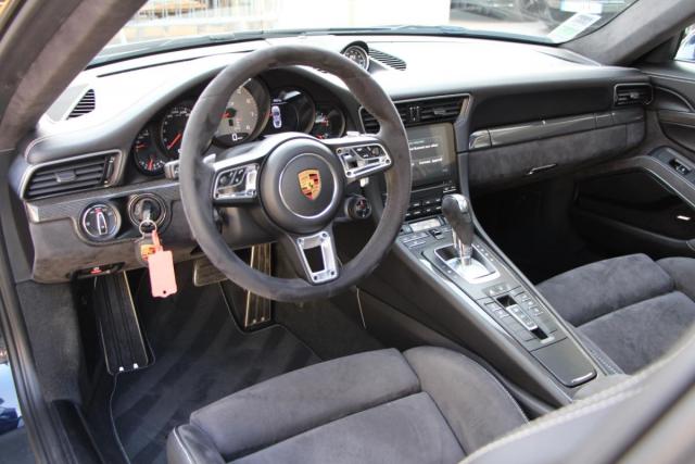 Porsche 911 image 1