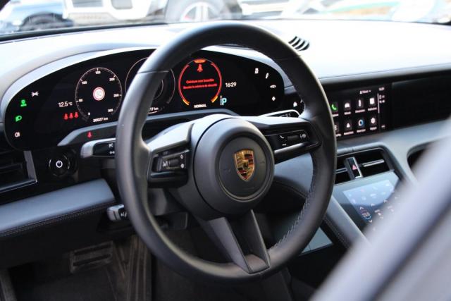 Porsche Taycan image 3