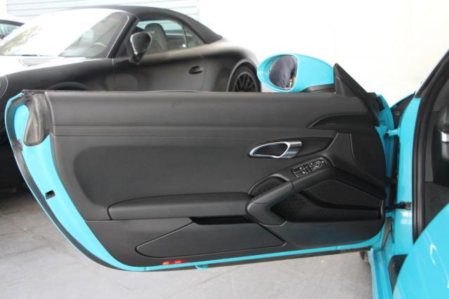 Porsche 718 Cayman image 6