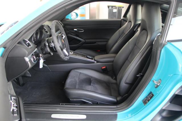 Porsche 718 Cayman image 9