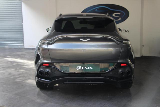 Aston Martin Dbx image 6