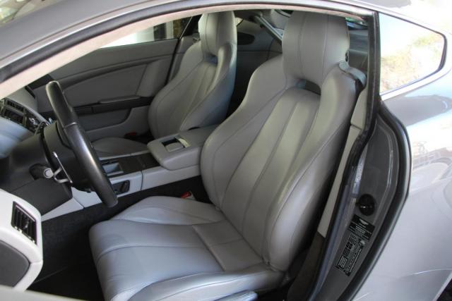 Aston Martin Vantage image 5