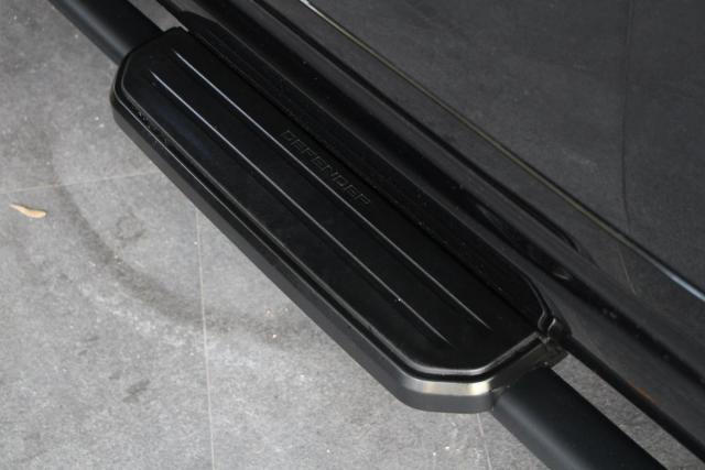 Land Rover Defender image 2