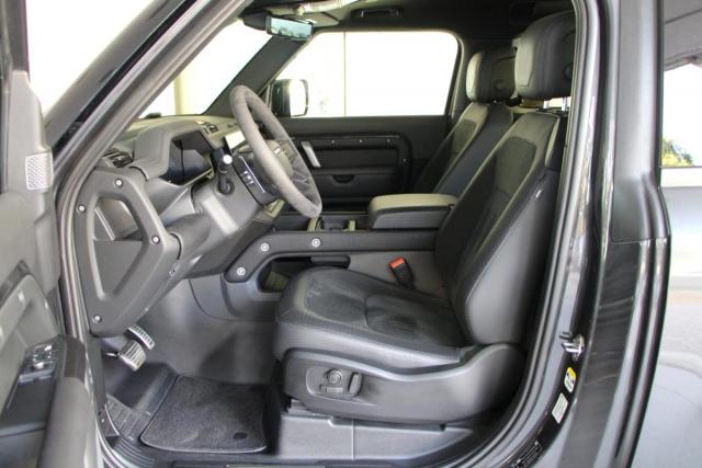 Land Rover Defender image 1