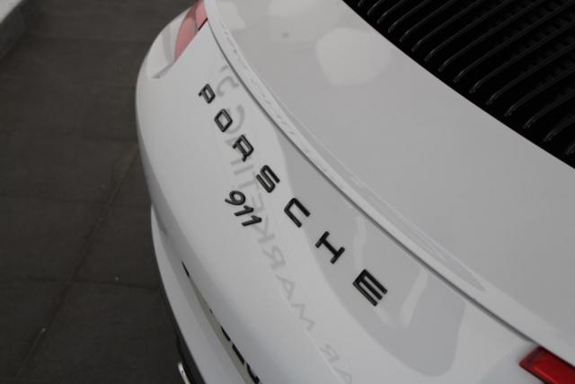 Porsche 911 image 6