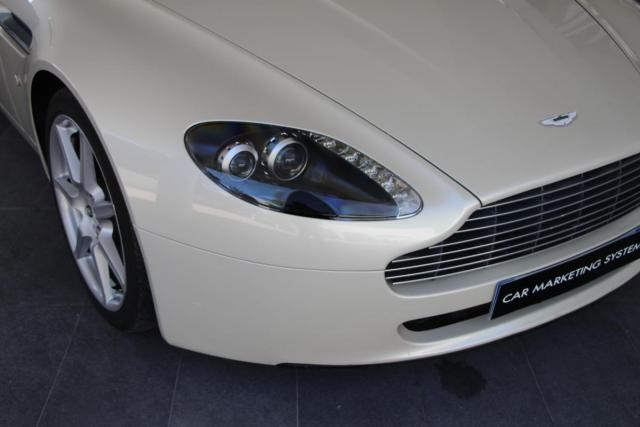 Aston Martin Vantage image 7
