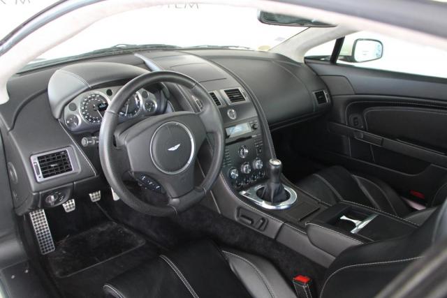 Aston Martin Vantage image 2