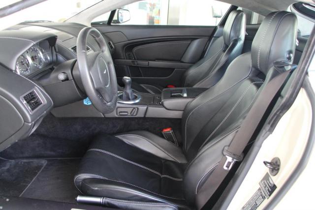 Aston Martin Vantage image 9