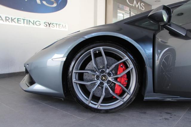 Lamborghini Huracán image 7