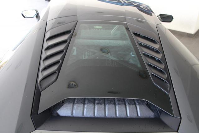 Lamborghini Huracán image 5