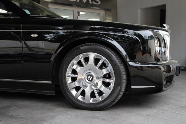 Bentley Azure image 9