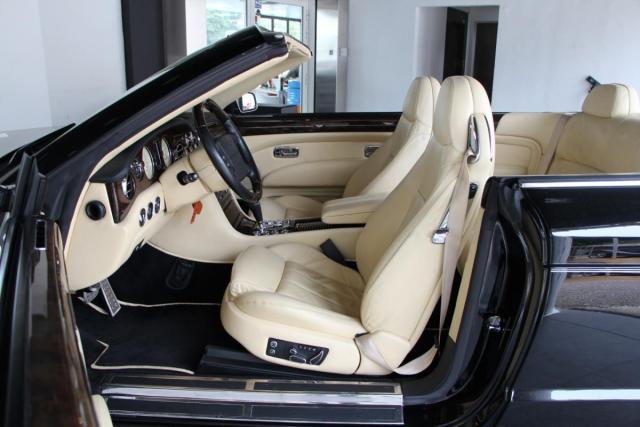 Bentley Azure image 3