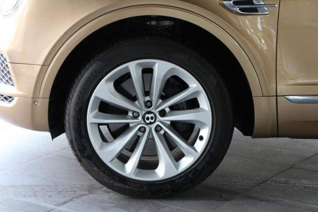 Bentley Bentayga image 6