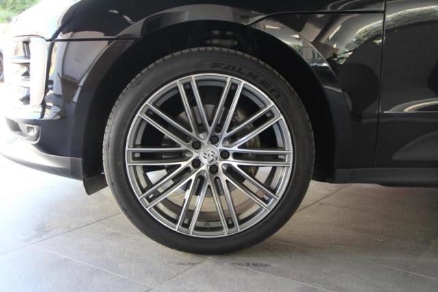 Porsche Macan image 3