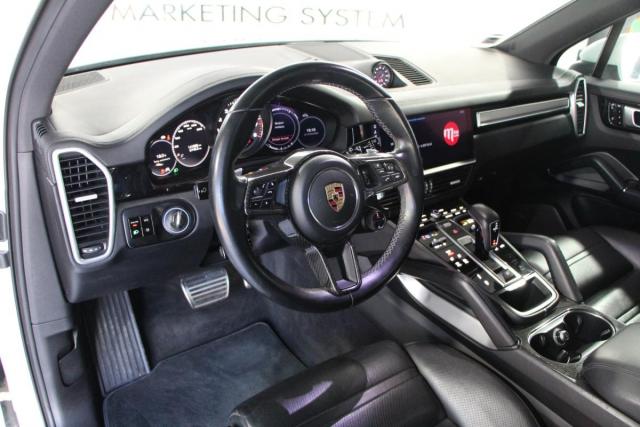 Porsche Cayenne image 6