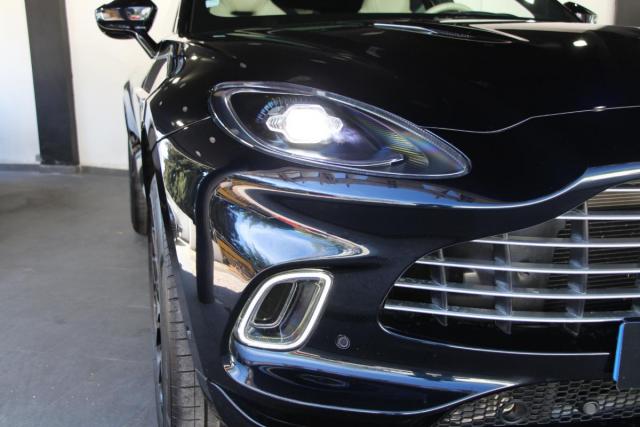 Aston Martin Dbx image 3