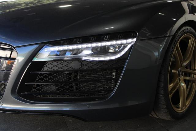 Audi R8 image 6