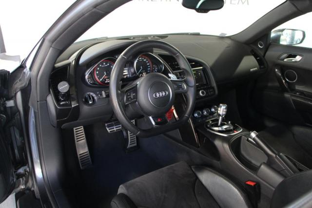 Audi R8 image 2