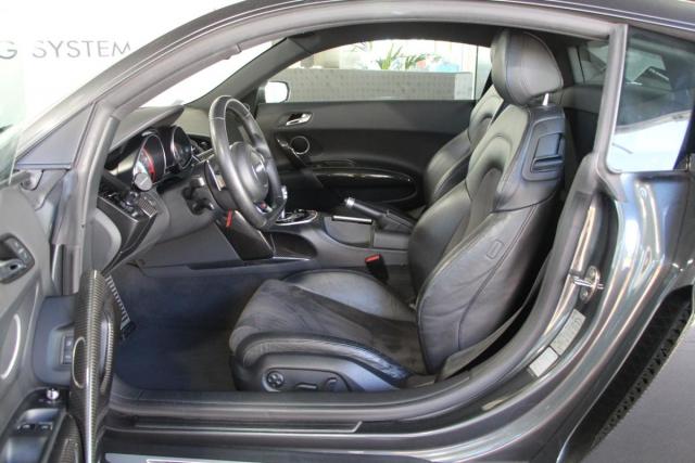 Audi R8 image 3