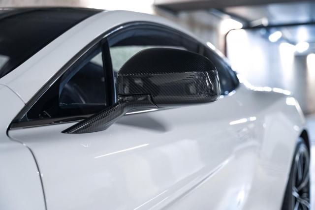 Aston Martin Vanquish image 2