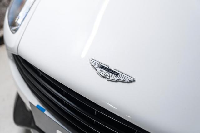 Aston Martin Vanquish image 9