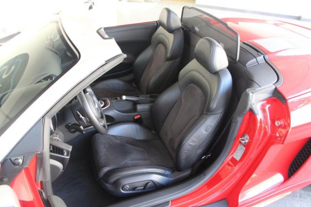 Audi R8 Spyder image 9