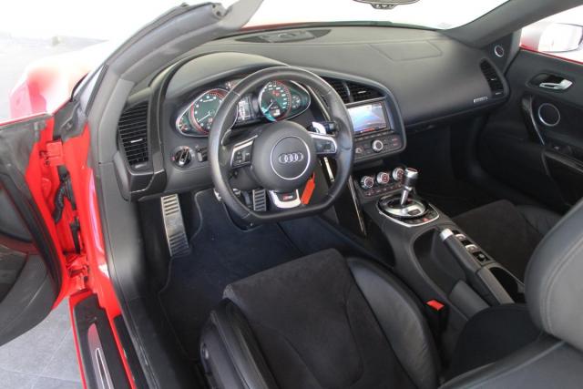 Audi R8 Spyder image 7
