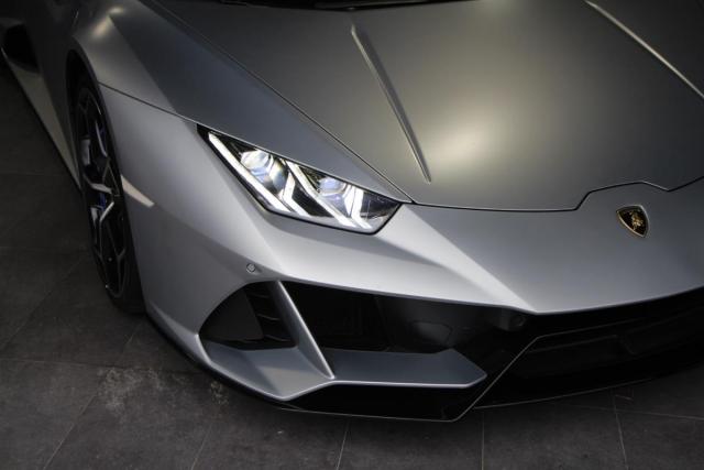 Lamborghini Huracán image 9