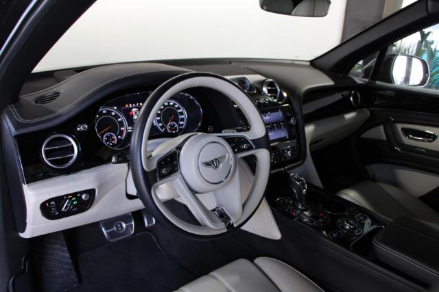 Bentley Bentayga image 2