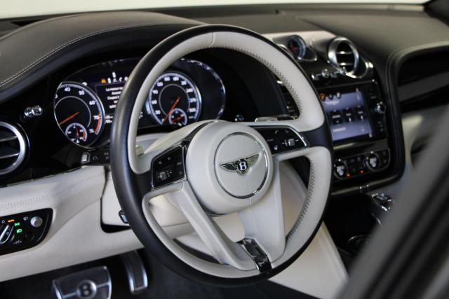Bentley Bentayga image 9