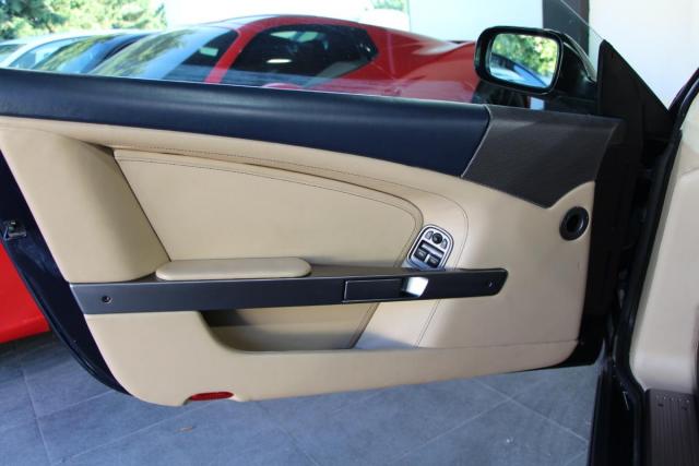 Aston Martin Db9 image 5