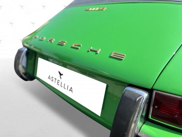 Porsche 911 image 8