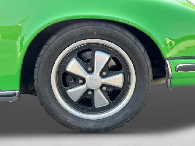 Porsche 911 image 1
