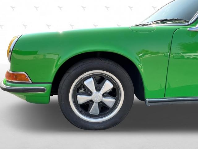 Porsche 911 image 6