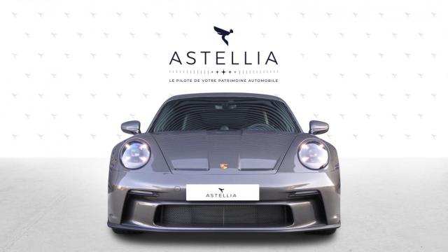 Porsche 911 image 2