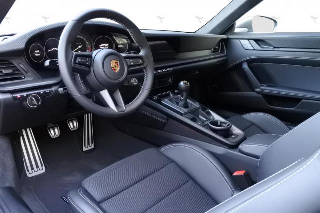 Porsche 911 image 8