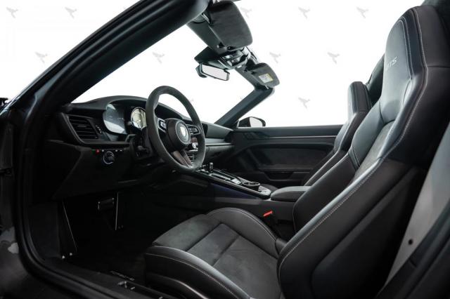 Porsche 911 image 8