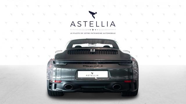 Porsche 911 image 6