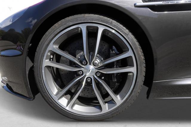 Aston Martin Dbs image 1