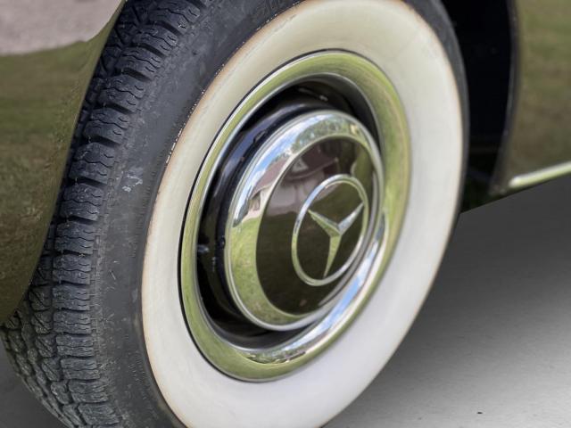 Mercedes Benz 190 image 4