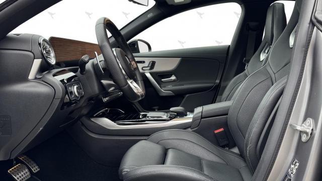 Mercedes Benz Cla image 3
