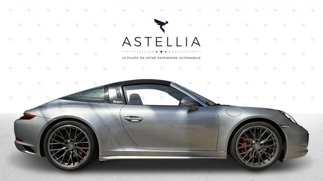 Porsche 911 image 2