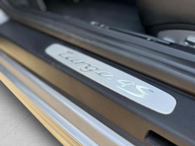 Porsche 911 image 4