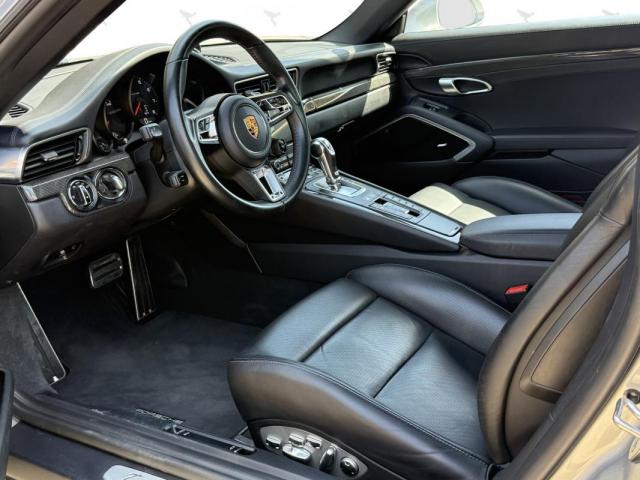 Porsche 911 image 8