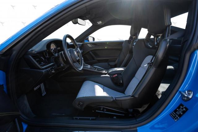 Porsche 911 image 2