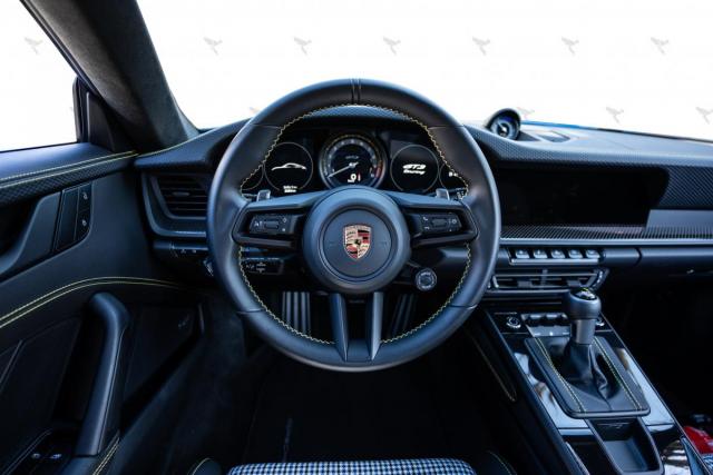 Porsche 911 image 3