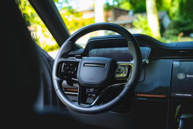 Land Rover Range Rover Sport image 1