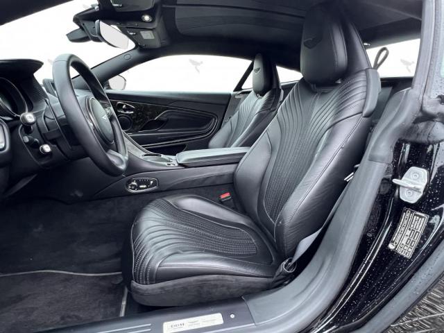 Aston Martin Db11 image 5