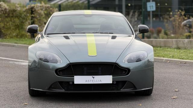 Aston Martin V8 Vantage image 3